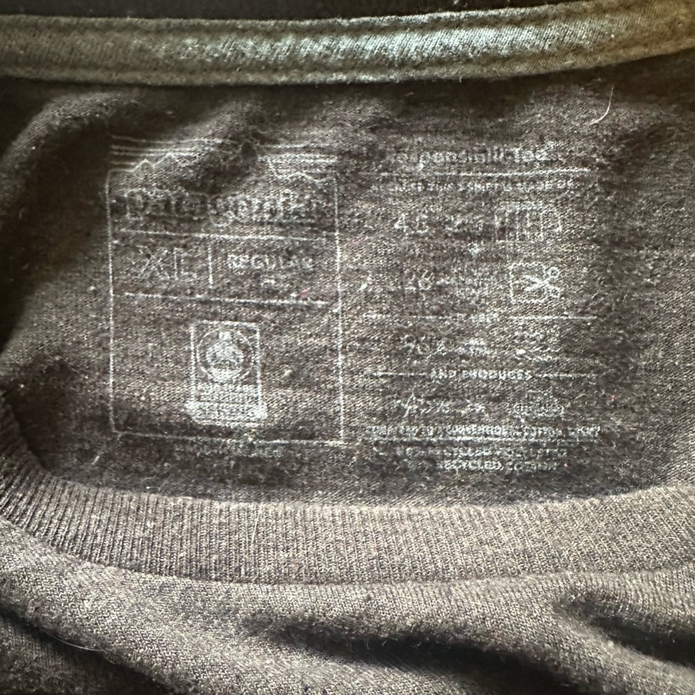 Patagonia Men's Dark Brown Long Sleeve Tee - Picture 4 of 4